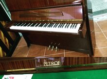 Pianino "PETROF"