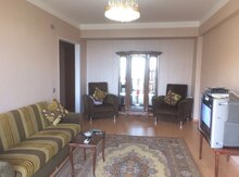 3-otaqlı mənzil kirayə verilir, Ü.Haçibəyov küç., 100 m²