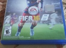 PS4 oyunları "Fifa 16" və "Assassins creed"