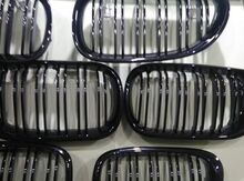 "BMW E46" radiator barmaqlığı