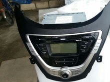 "Hundai Elantra" monitoru