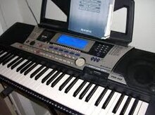 Sintezator "Yamaha550"