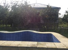 Bağ evi, Novxanı qəs.