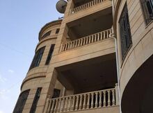 Villa, Gənclik m.