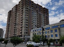 3-otaqlı yeni tikili, İnşaatçılar m., 137.0 m²