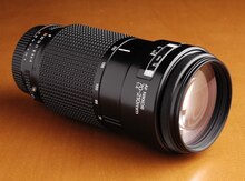 "Nikkor 70-210mm f/4" linza