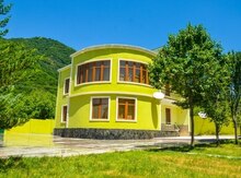 Villa, Qax r.