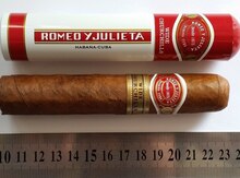 Siqar "Romeo y Julieta Wide Churchills Tubos"