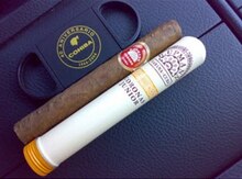 Siqar "H.Upmann Caronas Junior Tubos''