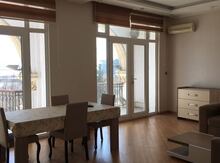3-otaqlı mənzil kirayə verilir, Neftçilər pr., 110 m²