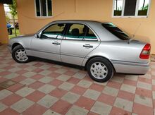 Mercedes 100, 1997 il