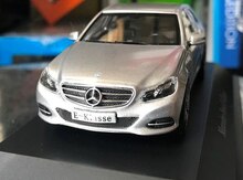 Коллекционная модель "Mercedes-Benz W212 Premium 4 door iridium silver 2013"