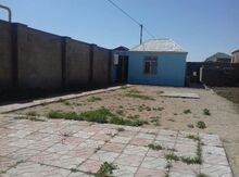 5 sot torpaq sahəsi, Binə qəs.
