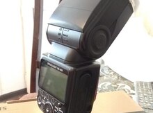 SB900 speedlight