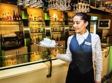 Ofisiant xanım tələb olunur