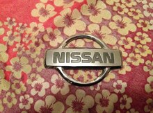 "Nissan" emblemi