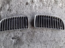 "BMW E90" radiator barmaqlığı