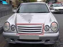 "Mercedes W210" radiator barmaqlığı