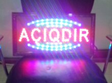 Reklam lövhəsi "Açıqdır"