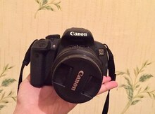 Fotoparat 2Canon 700D"