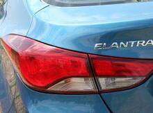 "Hyundai Elantra" stop işıqları