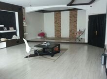 4-otaqlı yeni tikili kirayə verilir, 28 May m., 240 m²
