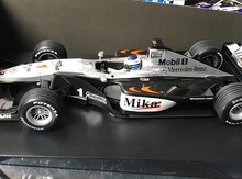 Коллекционная модель "McLaren Mercedes MP4/15 Formula 1 2000 Mika Hakkinen"