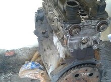 "Mitsubishi Pajero io" mühərriki