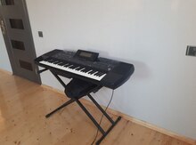 Sintezator "Roland"