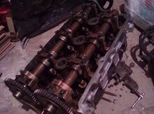 "Ford Escape" mühərrik başlığı
