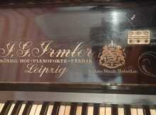 Антикварное пианино "Ирмлер"