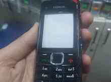 "Nokia X2-02" korpusu