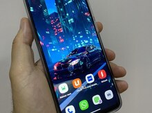 "Samsung/Redmi" ekranları