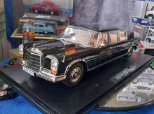 Коллекционная модель "Mercedes-Benz 600 W100 Queen Elizabeth and kur Georg Kiesinger black 1964"
