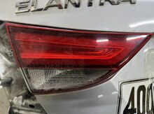 "Hyundai Elantra" stop işıqları