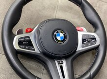 "BMW F90" sükanı