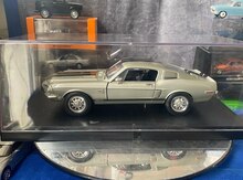 Коллекционная модель "SHELBY MUSTANG  GT500KR silver 1968"