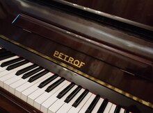 Piano "Petrof"
