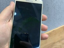 "Samsung A7 2017" ekranı 