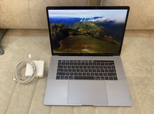 Noutbuk "Apple Macbook Pro" 15 16GB/256GB Touchbar 2018