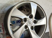 "Hyundai Elantra" diskləri 