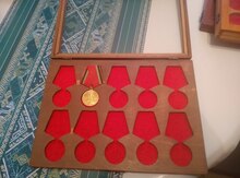 Medal və qutusu