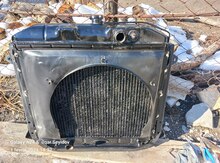"GAZ 53" radiatoru