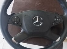 "Mercedes-Benz" sükanı