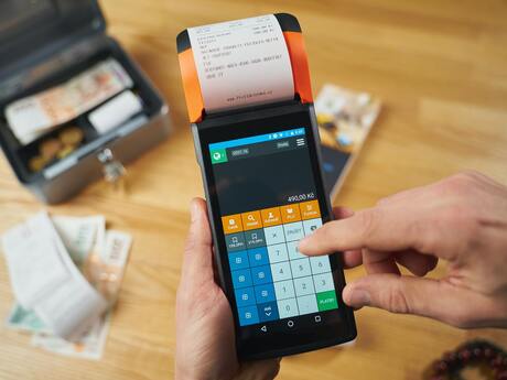 Satıcı-kassir tələb olunur