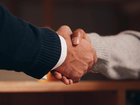 İdarəçi tələb olunur İdarəçi tələb olunur