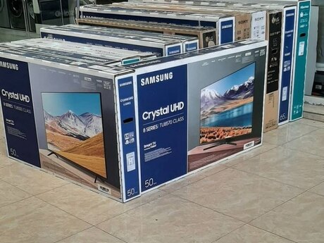 Televizor "SAMSUNG 70AU7100"