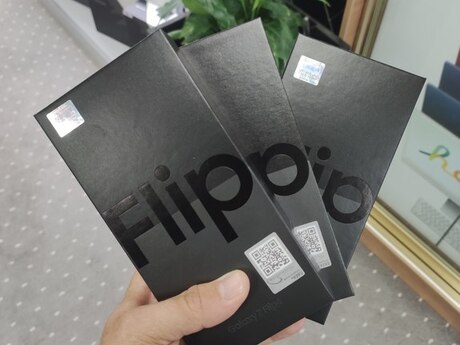 Samsung Galaxy Z Flip 4 Graphite 256GB/8GB