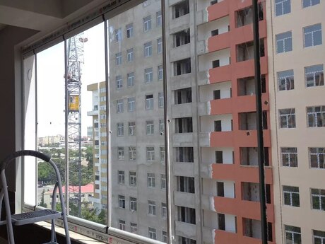 Cambalkon və şüşə arakəsmələr