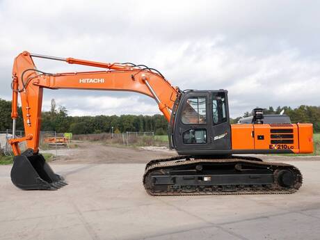 Tırtıllı ekskavator "Hitachi EX210LC", 2025 il 